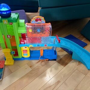 Little people car wash